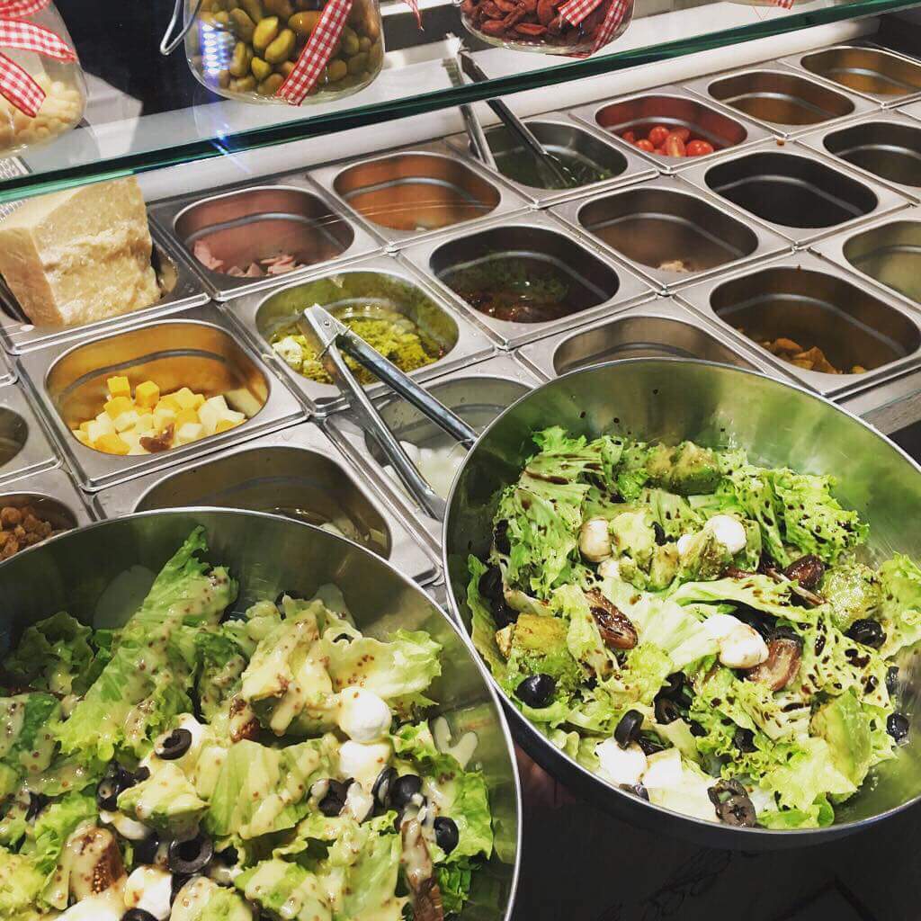 GoodhalalHalal's tweet photo. Vous êtes plutôt crêpe ou salade ? 🤔🤔🤔
Crep's Crew | Crêperie & Bar à salade situé à 2 pas du rond point d'opéra à Paris !
Plus d'infos, un avis ? --> https://t.co/00OdItl04T
#Halal #Sansalcool #parishalal #paris
#Goodhalal | Annuaire des restaurants halal en France https://t.co/HyjzjWpOQW