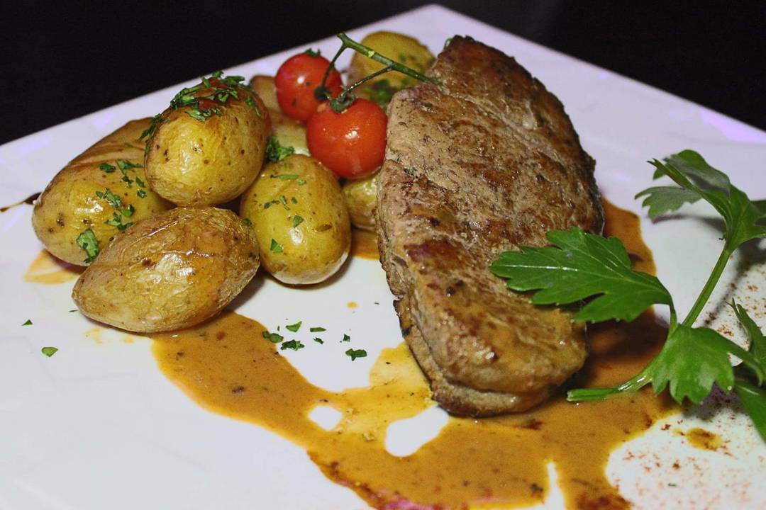 GoodhalalHalal's tweet photo. Un lieu incontournable à Paris!😍
Le Jumeyrah - Restaurant halal | Restaurant gastronomique à Paris | Un lieu romantique & cosy
#Halal #Sansalcool #paris #restaurant
Plus d'infos, un avis ? --> https://t.co/Pt0z7VEqzv
#Goodhalal | Annuaire des restaurants halal en France https://t.co/AfyjgfzX0U