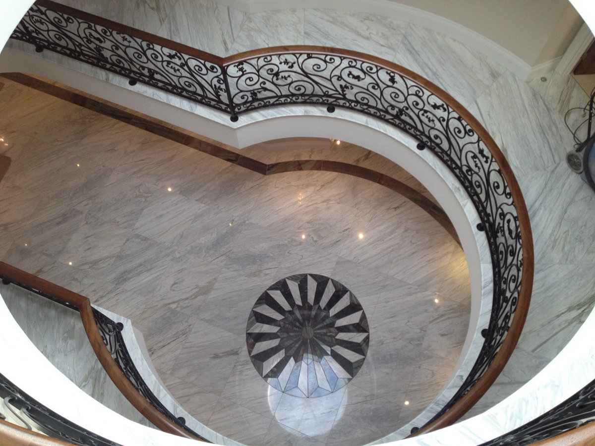 taylorhoodtd's tweet photo. Amazing balustrade by @taylorhoodtd https://t.co/B1KVIm0NgQ https://t.co/havgesQGY4