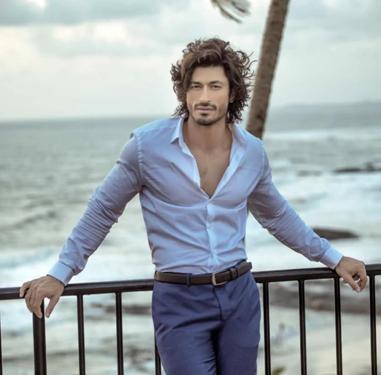 色気とカッコよさがスゴすぎる・・・！インド映画俳優のVidyut Jammwalさん♫