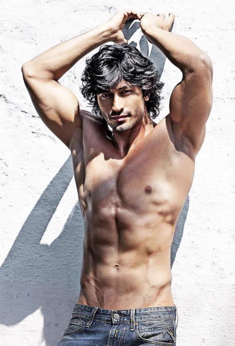 色気とカッコよさがスゴすぎる・・・！インド映画俳優のVidyut Jammwalさん♫