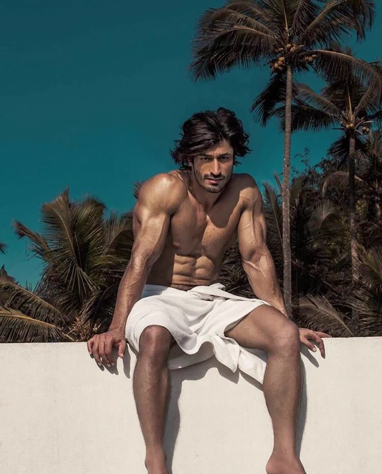 色気とカッコよさがスゴすぎる・・・！インド映画俳優のVidyut Jammwalさん♫
