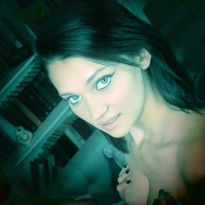 hotcamgirlyz's tweet photo. #camgirls #chaturbate #hotcams #webcamporn #strokematerial @RileyRaine420 https://t.co/YtQTil5pp3 https://t.co/QTCPn5AqN4