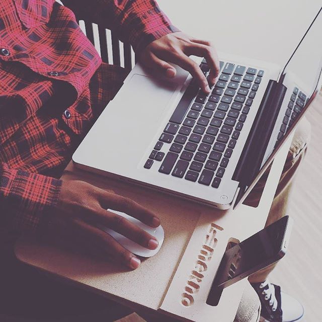 BucksLabWorld's tweet photo. Laptop accesories 
@100K, order now!
or with packaging bag @125K

DM / Email for order!

#lemekno #accesories #laptop #fashion #fashionlaptop #fashiondesigner #lifestyle #designer https://t.co/cVHbb4wMRY https://t.co/X85khNaYwZ
