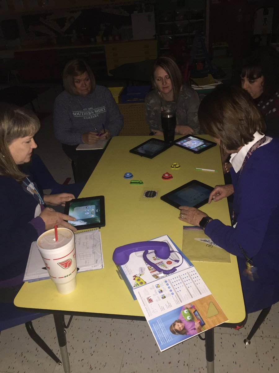 DDLAmarillo's tweet photo. More Makerspace activities at Carver ECA. Tiggly, Beebot, Code-a-pillar &amp; Osmo. Fun and Learning in AISD. @AmarilloISD https://t.co/2FCVxyTdhs