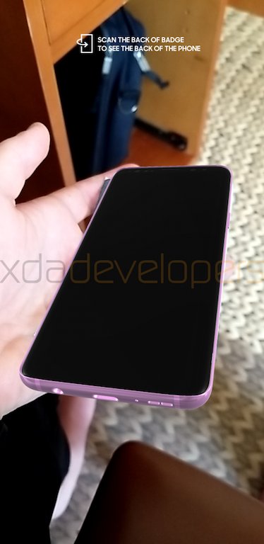 Richard39123777's tweet photo. Usuario de #Reddit descubre modelos 3D del #GalaxyS9 en la app Unpacked 2018. En la base se ve una división del altavoz. Al parecer se relaciona con el nuevo #SistemaEstero de los S9. https://t.co/QXynOwcNvx