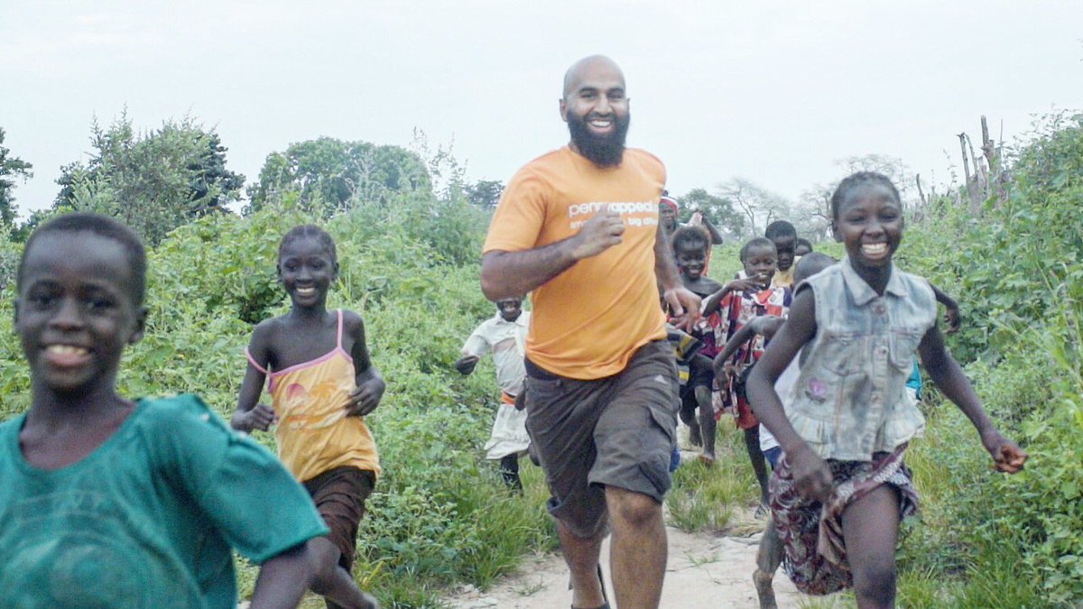 Haroon_Mota's tweet photo. Alhamdulillah for good memories and for the opportunity to put smiles on their faces. Looking forward to sharing a short video tomorrow about my trip to Africa with @pennyappeal. #Running4Dad https://t.co/f2NsngAszO