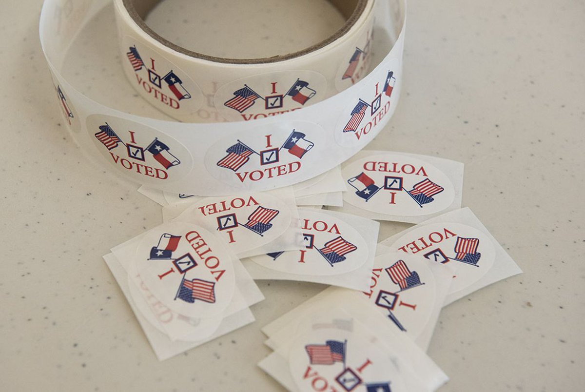 TexasTribune's tweet photo. New: More Democrats cast primary ballots than Republicans on the first day of early voting in the 15 Texas counties with the most registered voters. That hasn't happened since 2008. https://t.co/7RZqiXQ8K9 #tx2018 https://t.co/xKLKPZdAAq
