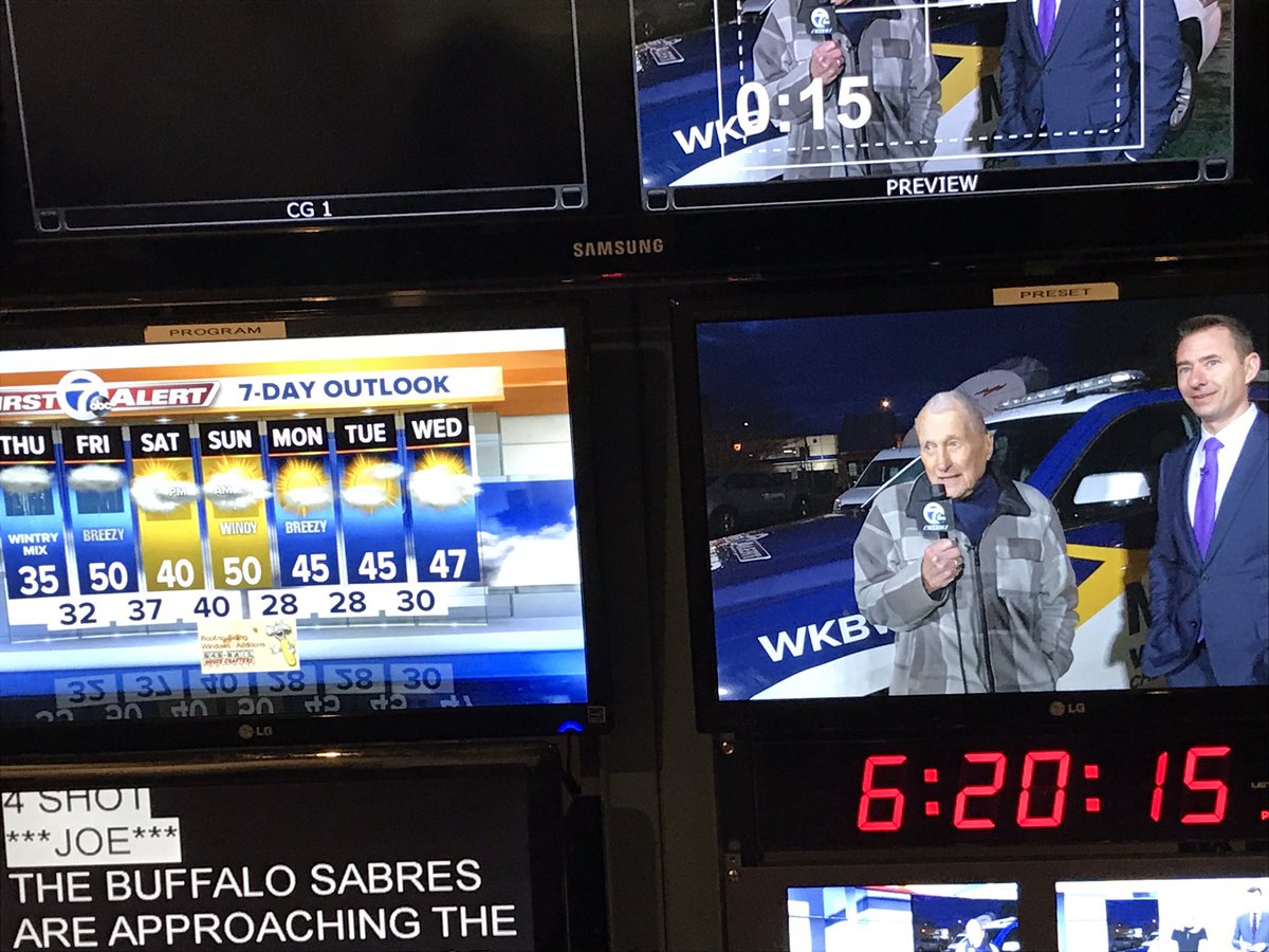 aaronwkbw's tweet photo. In the presence of greatness tonight. @WKBW https://t.co/JCKCJZHwP5