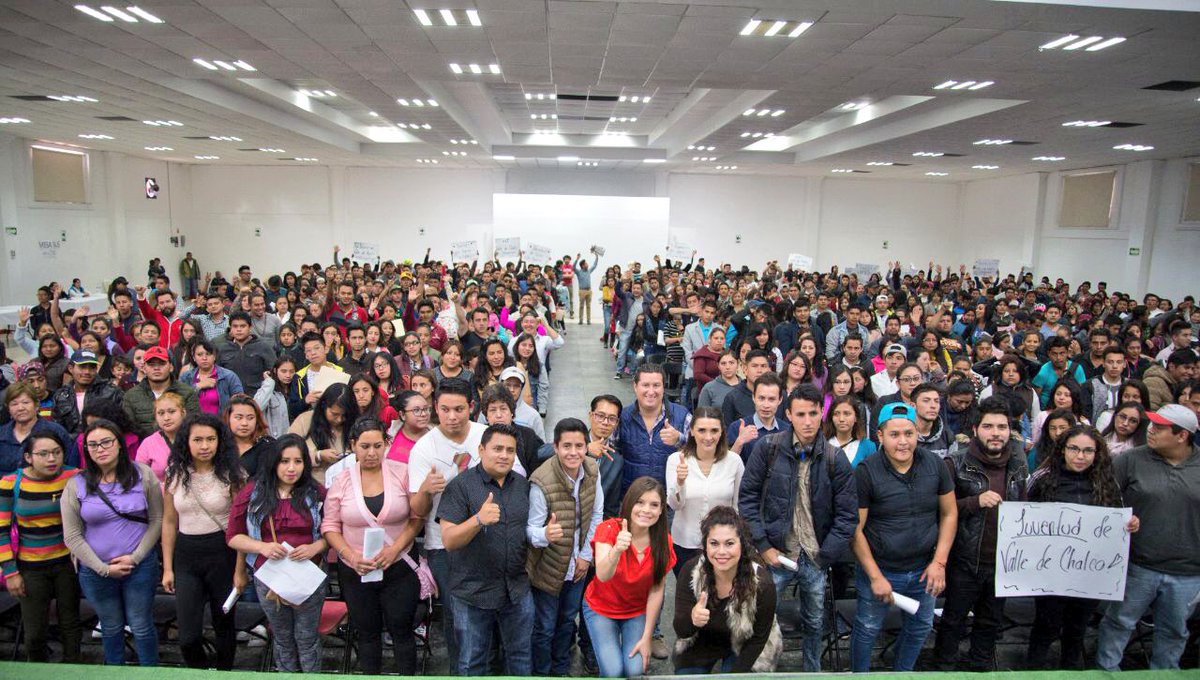 BrendaAguilarZ's tweet photo. Seguimos entregando en nombre del Gobernador @alfredodelmazo  los apoyos a Jóvenes Mexiquenses en la región de #Chalco 🙋🏻‍♀️🙋🏻‍♂️
#SomosJuventudYFuturo https://t.co/sttkunywXm