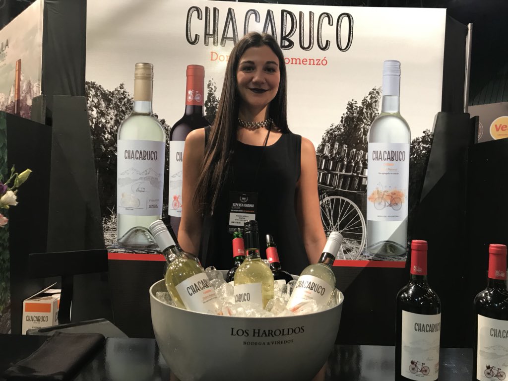 MarceMitchell's tweet photo. Estamos presentes en la #ExpoVeaVendimia con @LosHaroldos #Estate y #Chacabuco https://t.co/C6j7wofQLm