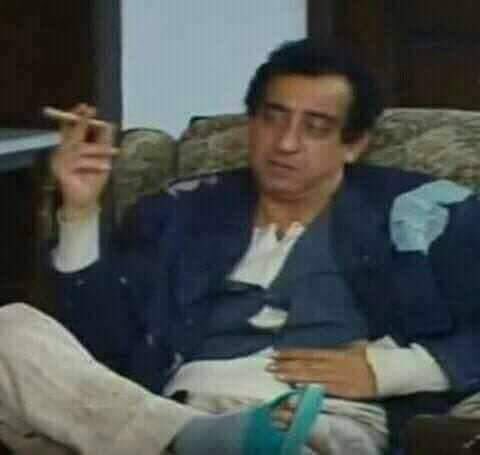 C8Dkd's tweet photo. #شراح_تسوي_اذا_سقطت_القروض 
والله مو راضي يجيني نوم قاعد افكر اذا طاحت القروض شنو بسوي سؤال اتعبني نفسيا . https://t.co/o1cxTz4EwX