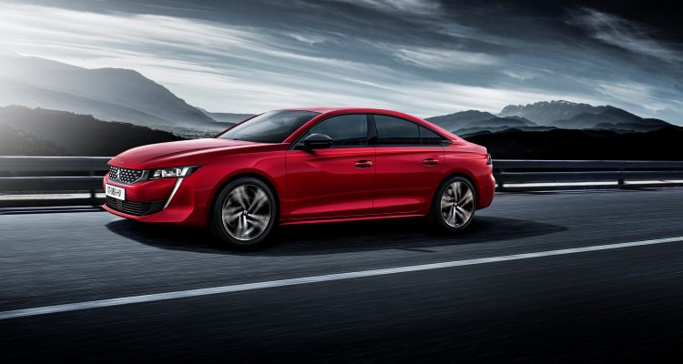 TdeChesse's tweet image. Peugeot #508 : une nouvelle génération pour « griffer » le premium allemand par @lesvoiturescom lesvoitures.fr/nouvelle-peuge… #504 #5082018 #508Hybride #ASC #BlueHDi #EAT8 #NouvellePeugeot508 #Peugeot508 #Peugeot5082018 #Peugeot540 #PureTech #SalonDeGenève #presse