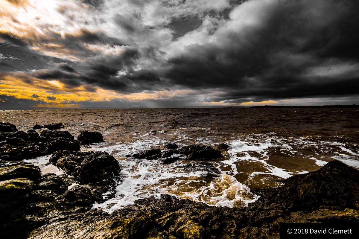 Very Moody Night at Whitmore Bay Barry Island from Nell’s Point just before sunset @barryinpics <a href="/_BARRYISLAND_/">Barry Island ❤🏴󠁧󠁢󠁷󠁬󠁳󠁿❤ #BarryIsland</a> <a href="/Barrybados/">#Barrybados</a> @Photosofwales <a href="/ItsYourWales/">It's Your Wales</a> <a href="/visitwales/">Visit Wales 🏴󠁧󠁢󠁷󠁬󠁳󠁿</a> <a href="/VOGCouncil/">Vale Council 🏴󠁧󠁢󠁷󠁬󠁳󠁿🇺🇦</a> @ruthwignall <a href="/visitthevale/">Visit the Vale</a> <a href="/500px/">500px</a> <a href="/sunset_wx/">Sunset Weather</a>
