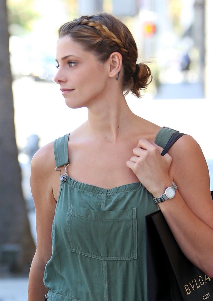 Happy birthday Ashley Greene   