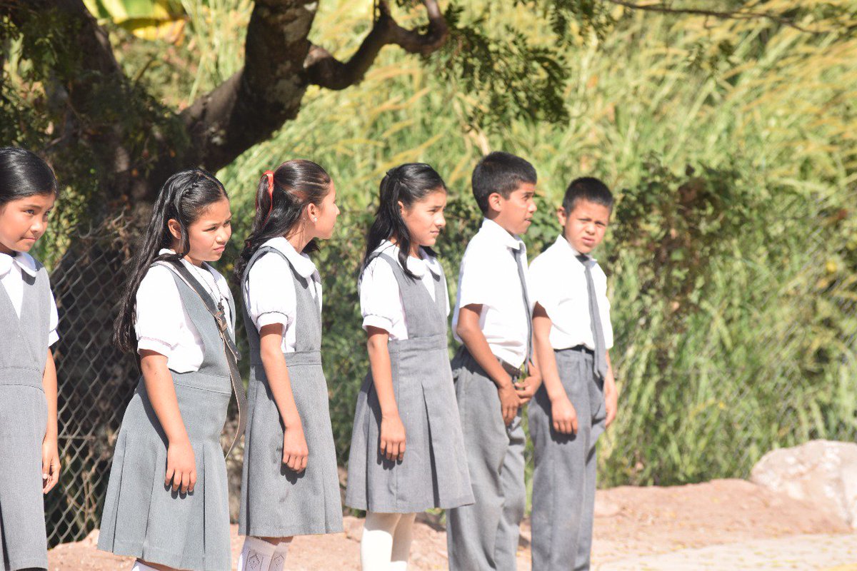 IIFEEM_MICH's tweet photo. A través del programa @EscuelasAlCIEN dignificamos la infraestructura educativa, la cual fortalece y eleva el desarrollo de nuestros estudiantes. #EstáenTI https://t.co/2K8N1Ks6yS