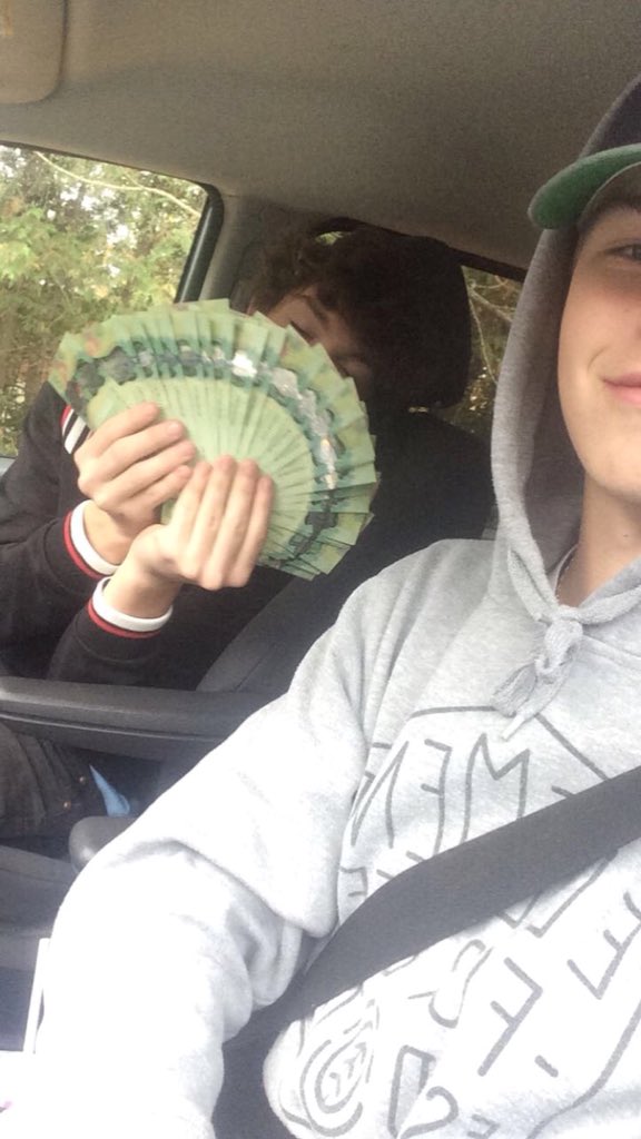 _jacobdoxtator's tweet image. Happy birthday to a real one @jamesv124 💯🤑