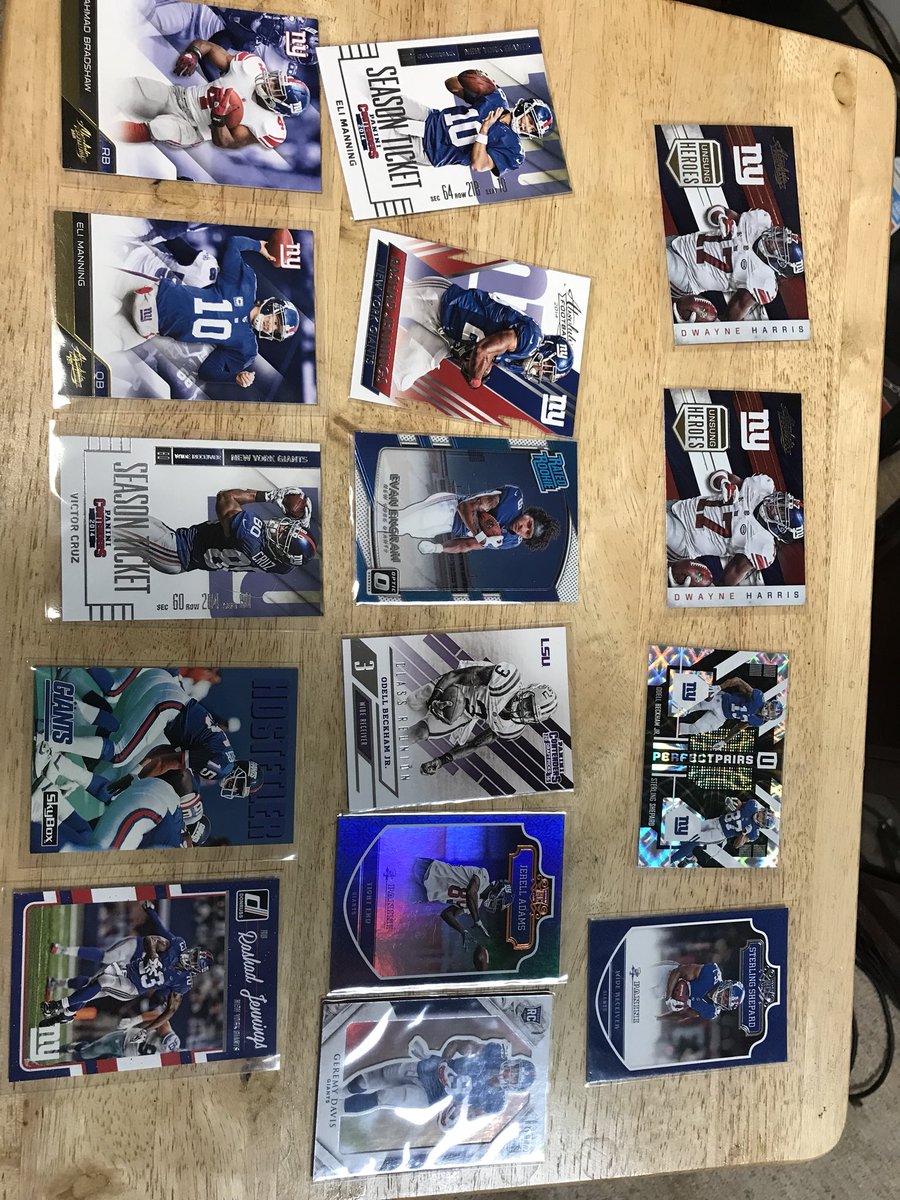 yd2mprofessa's tweet photo. Calling Giants fans big lot here. Booklet is 1/10. Engram 3/15. Nassib 23/199. Engram 12/25. Tittle 39/50. Barber and toomer not numbered. Nassib 78/299. Manning 75/298. 42 cards total $75 takes lot. Tag your giants fans and rt please https://t.co/2mopGd1nd7