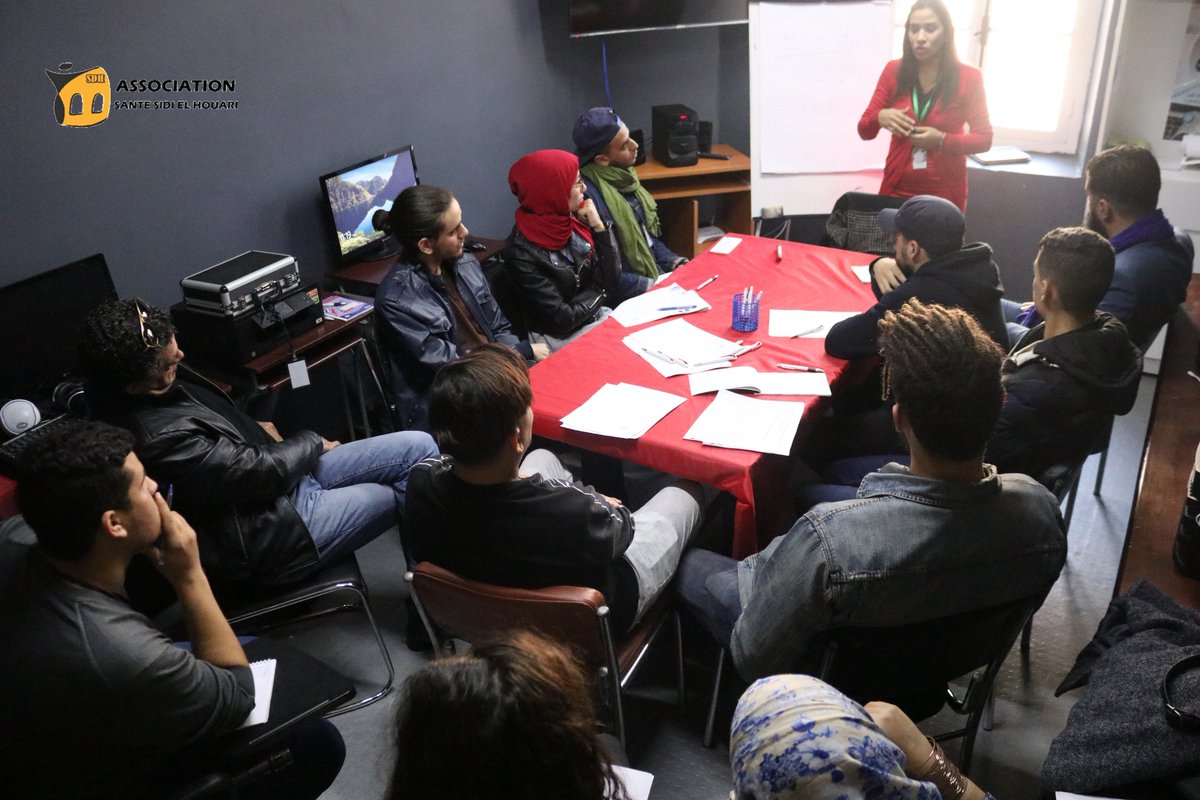 naima_krachai's tweet photo. #Festival_Ibda3Com
Des moments de partages vécus par lé participants ainsi que lé formateurs à travers dé ateliers sur lé métiers de l'audiovisuel en l'occurrence:
1-l’écriture de scénario
2-la photo de voyage
3-la photo documentaire
4-Mak up cinéma
#Ibda3Com #SDH #MEPI @USMEPI https://t.co/77KURtZBVE