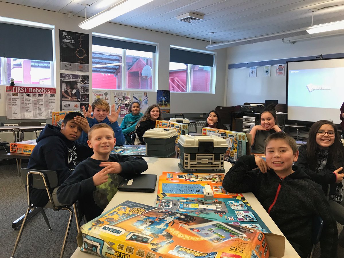 hoonahbraves's tweet photo. Hoonah’s next generation of robotics rockstars. LEGO Robotics. #hoonahbraves #AKSuptChat #legorobotics https://t.co/Bax7SrzK8e