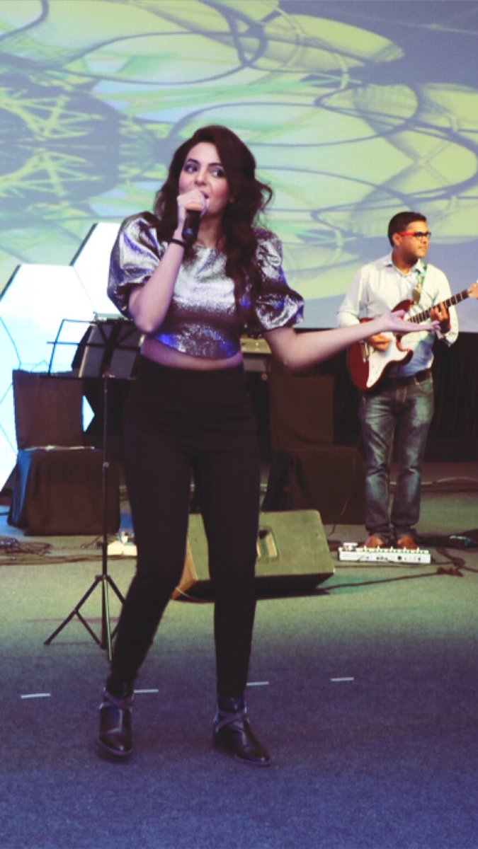 mishrasugandha's tweet photo. About last night.. had a wonderful show for #pwc #musicallyurs https://t.co/9YiVDIp5nY