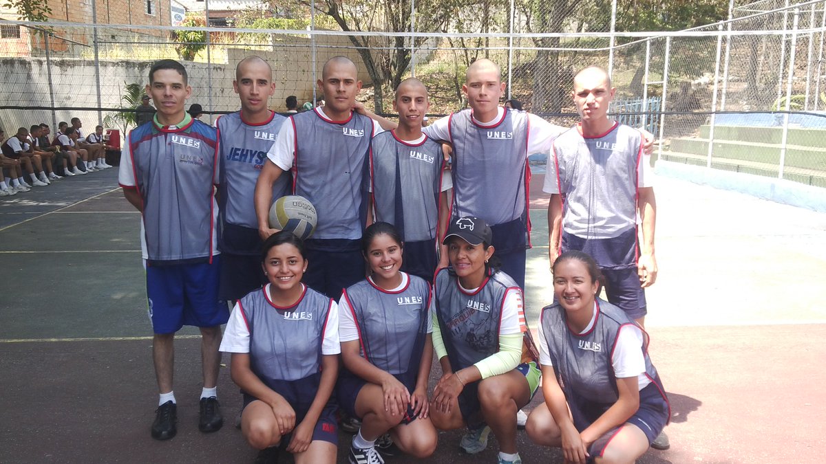 Emersoncaef's tweet photo. La UDAFFTE de @meridaunes sigue celebrando el 9no Aniversario de @UniversidadUNES con encuentros deportivos. https://t.co/68C8u2AqPu