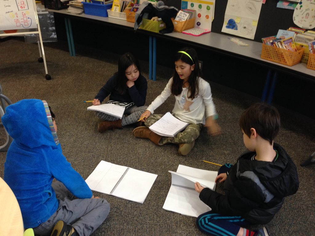 3Lkody's tweet photo. Learning about extreme weather from our jigsaw activity experts! https://t.co/dl7RWer6Gz