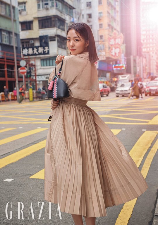 NetizenDrama's tweet photo. #ChaeSooBin For Grazia 🌸 https://t.co/kCnoNqMCPJ