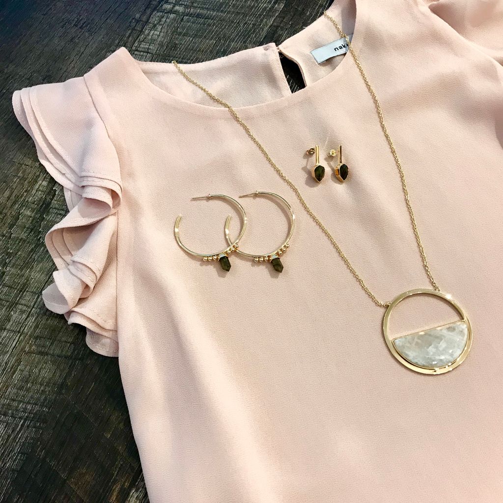 "I dream in jewelry"
- Rachel Zoe
...
#elizabethstonejewelry @elizabethstonejewelry #ambiancesf #accessories #wereallylikeyou <a href="/nakedzebra_la/">Naked Zebra</a> #qotd