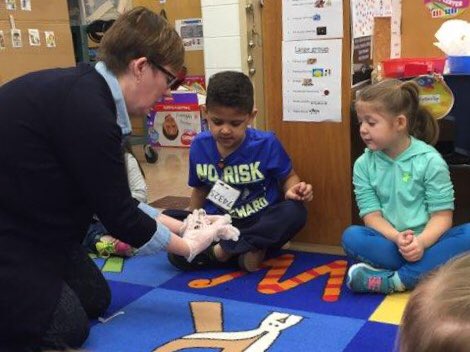 macfarh's tweet photo. Introducing our preschool friends to the Red Wigglers! @PerryCreekES #teamcompost #boycantheymove https://t.co/RiDvKC4x1a