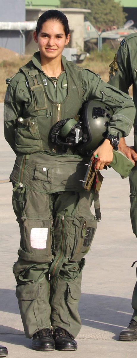 CONGRATULATIONS! Flying Officer #AvaniChaturvedi became the first Indian woman💪 to fly a fighter aircraft MiG-21 bison solo🇮🇳