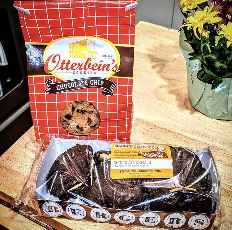 baltimorebox's tweet photo. Late night #Baltimore snack! Which is your go to?! RT for #BergerCookies. Like for #OtterbeinsCookies! https://t.co/IKUe0J9iJT