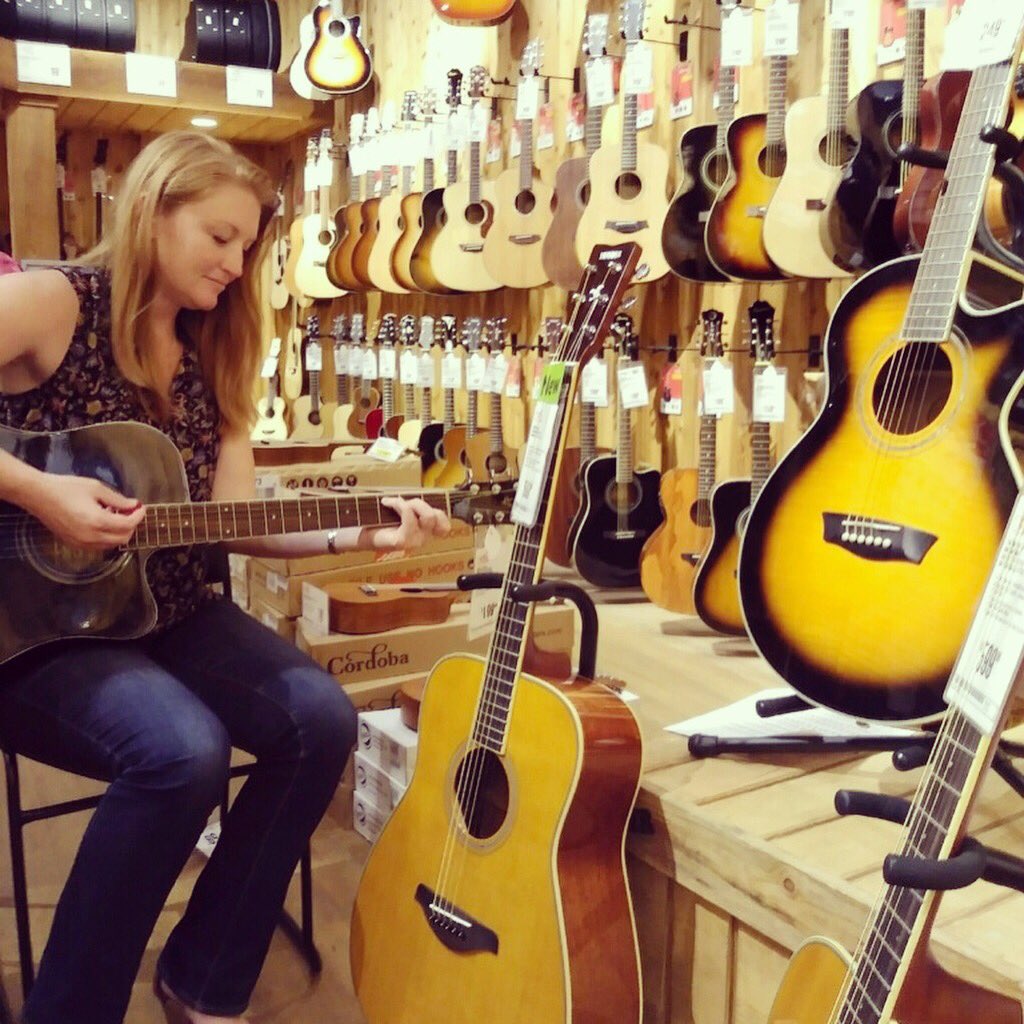 jackieomedia's tweet photo. There’s something special about feeling those #guitar strings. I love seeing my kids explore #music! https://t.co/09t4S6fv5O