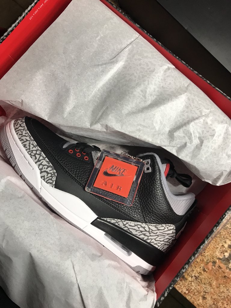 Jase2G's tweet image. Bruhhhh my wife is the best in the worldddddd!!!!! @ashleykayy @Jumpman23 #shessh  #JORDAN3 #bestwife