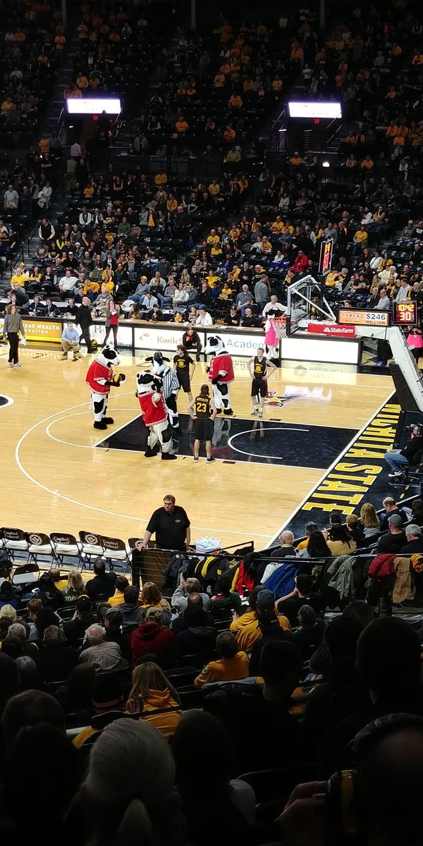 wheatweet's tweet photo. Who needs Red Panda or Quick Change for halftime performances? We have a 3 on 3 grudge match between @ChickfilA cows &amp; @DeltaUpsilonWSU, being officiated by a striped cow! https://t.co/t1kdl3RooN