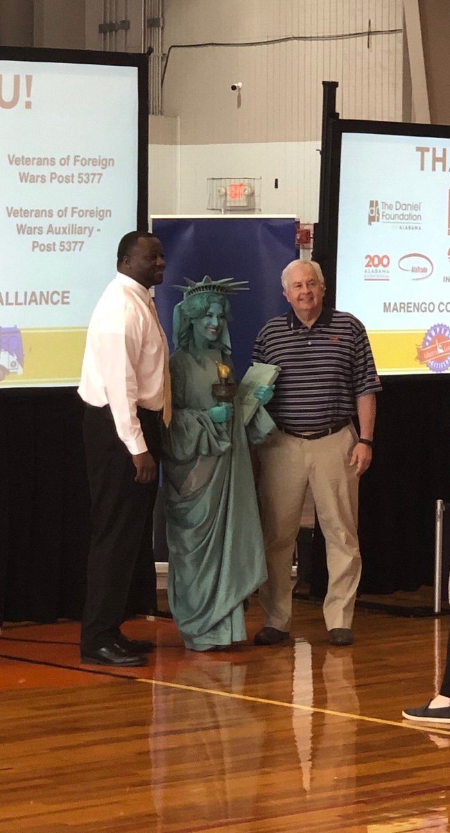 SweetWaterHigh2's tweet photo. 2nd and 3rd graders enjoyed learning about being a good citizen today at the Liberty’s Legacy Program. #LibertysLegac https://t.co/Z7QYA1SOHQ