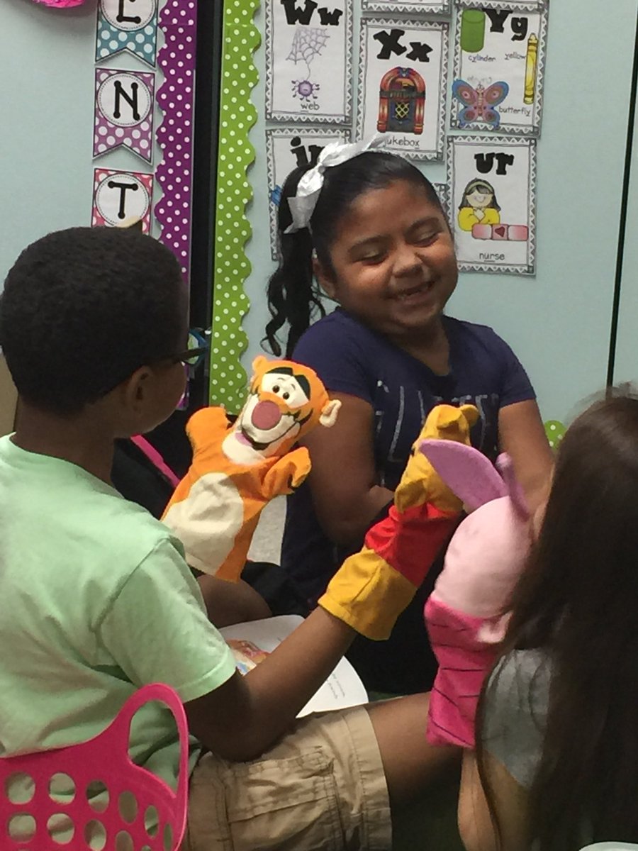 MrsHubble's tweet photo. Having fun with retelling/story baskets π @BangElementary #BangBears #itmakesmyhearthappy #kidshavingfunwhilelearning https://t.co/tv8MgReoOh