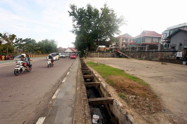 Ruang terbuka hijau (RTH) di Kota Tepian masih terbilang minim.  Berdasarkan ketentuan dari pusat, setiap kabupaten dan kota harus  memenuhi kebutuhan RTH sampai 30 persen. Sedangkan di Samarinda, kini  RTH masih di bawah 10 persen.