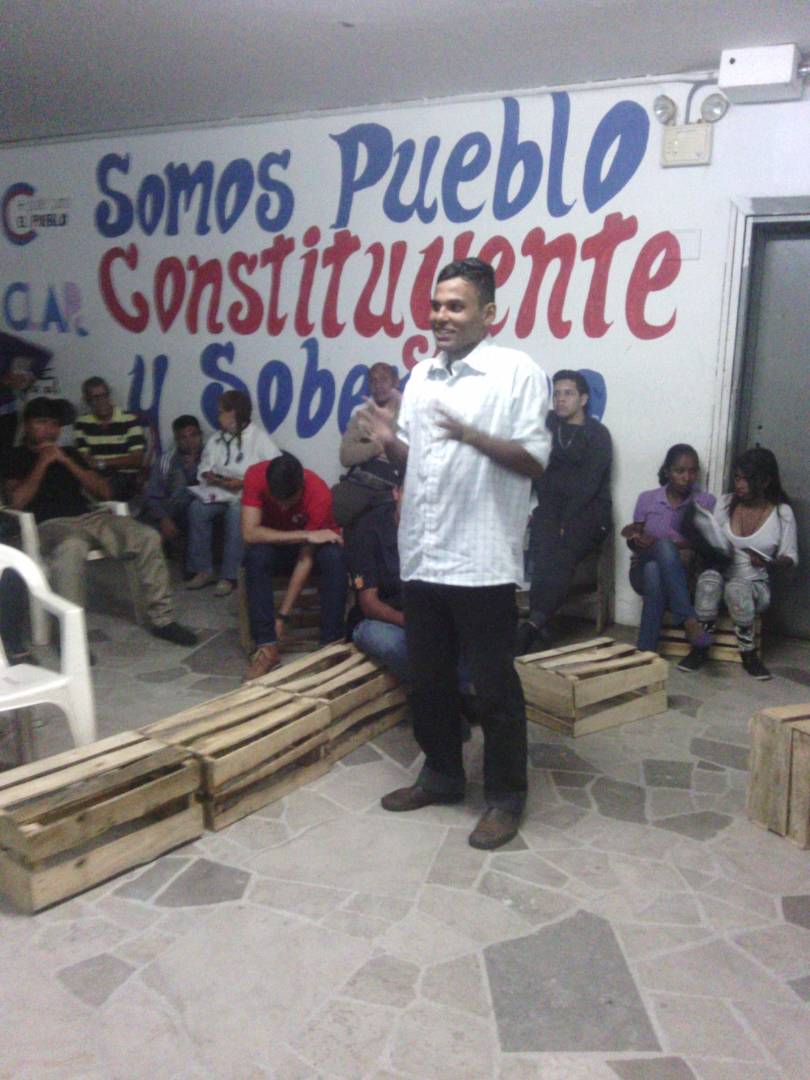 Zulay_PB's tweet photo. @HectoRodriguez @MirandaPSUV en Leoncio Martinez la Juventud d #SomosVenezuela iniciando  formacion Comuna Apacuana https://t.co/H0QR4hM17H