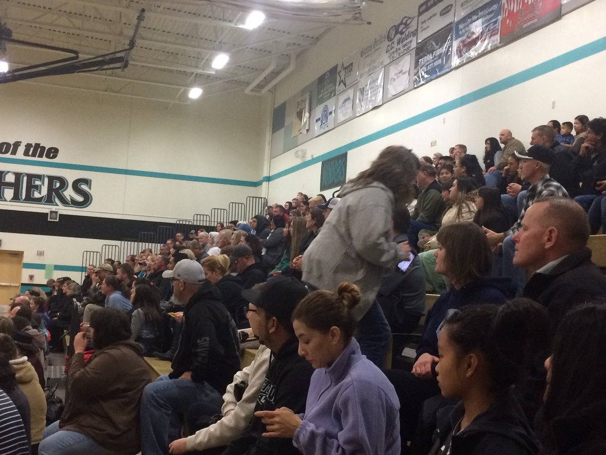 Richard89248118's tweet photo. Great turnout at tonight’s NVHS awards assembly.  Snacks provided by our culinary students. https://t.co/xibkhOaZDh
