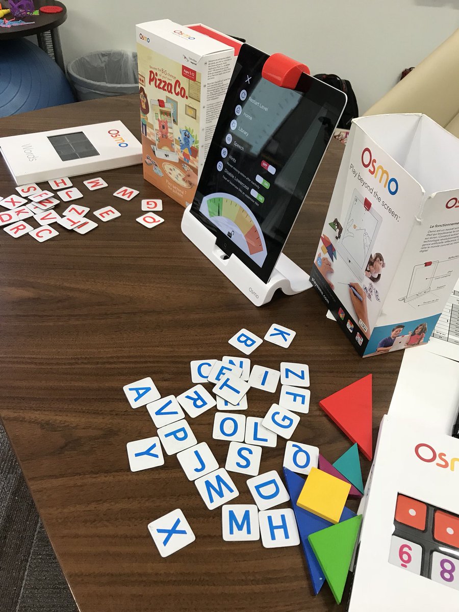 jga16b's tweet photo. Got to see this amazing piece of technology in the #TechSandbox today! I’m still completely mind blown about how it’s possible! #FSUEdTech https://t.co/LgRahl9Dfo