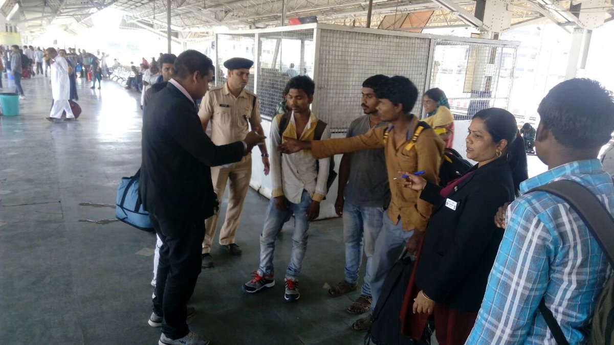 acmgngpsecr's tweet photo. @drmngpsecr @SecrSr Today Fortress check is being conducted at Gondia station https://t.co/8szfN7dNfp