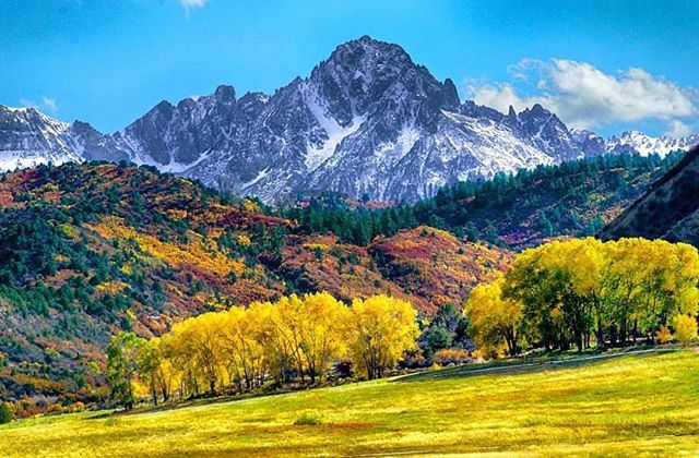 LocaWildApp's tweet photo. Hey Colorado, take a moment to yourself, you deserve it. (EXPLORE MOTHER NATURE’S GIFT AND AUTO-LOG YOUR TRIPS WITH LOCAWILD - LINK IN BIO) 📸: @nunezmc thank you for inspiring others to #getoutside. #getouttherecolorado #naturebreak #LocaWild #outher… https://t.co/2XxWweAiFf https://t.co/VLJaHffidI