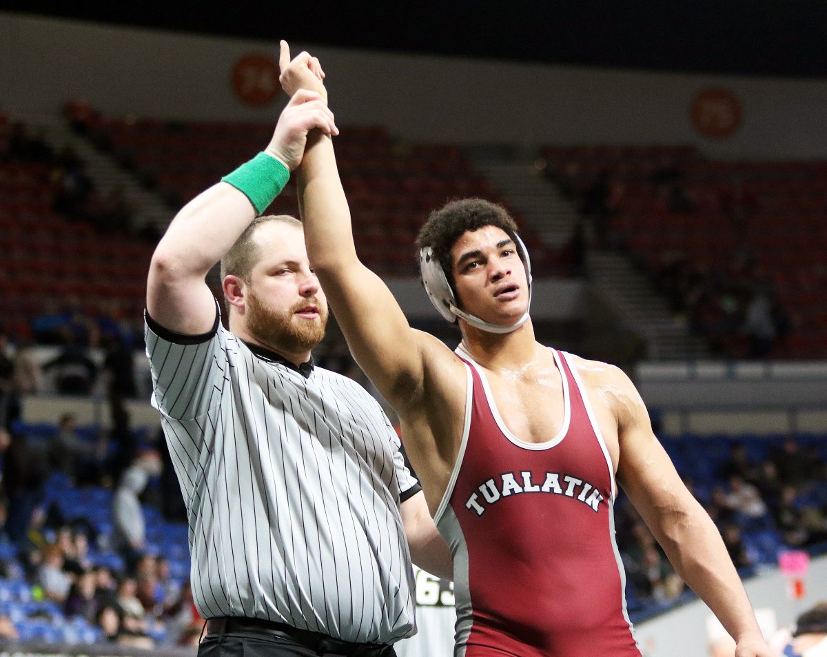 Tualatin wrestling team finds success at the Class 6A state tournament, with senior Jarius Jackson placing third at 195 pounds, and junior Gavin Moore taking fourth at 220. Story, photos here: bit.ly/2oh0q88
#opreps