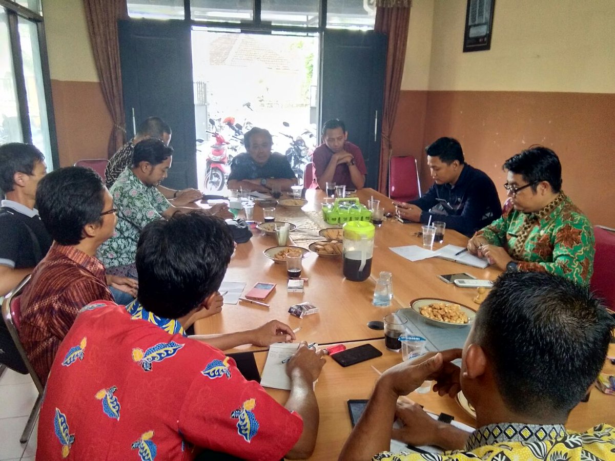 ekoyudianto18's tweet photo. Semangat Berdesa Rakor Sekdes Kec. Puger Kabupaten Jember bersama PA, PD dan PLD dalam persiapan pelaksanaan prioritas penggunaan Dana Desa di tahun 2018.
@jokowi 
@EkoSandjojo 
@fourzanitongjay
@EnnikYudhayanti 
@MerDodik https://t.co/tlcnNyanEk