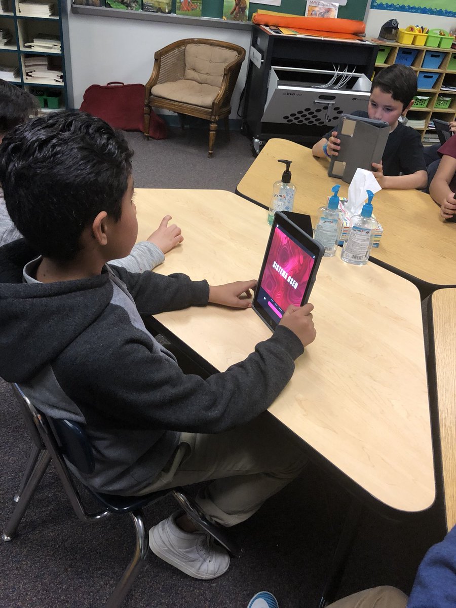 #Clips was perfect for our bilingual project about the skeletal system. Vocabulary use was high #AppleEDUChat <a href="/ABQschools/">Albuquerque Public Schools</a> <a href="/AppleEDU/">Apple Education</a> #ADayInSchool #ADE2017 <a href="/clipspiration/">Clipspiration</a>