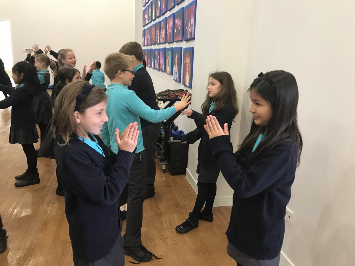 NAISPudongMusic's tweet image. Year 4 exploring mirroring movements with different parts of the body in preparation for choreographing their own mirror dance #NAISPudong #dance #NAEJuilliard