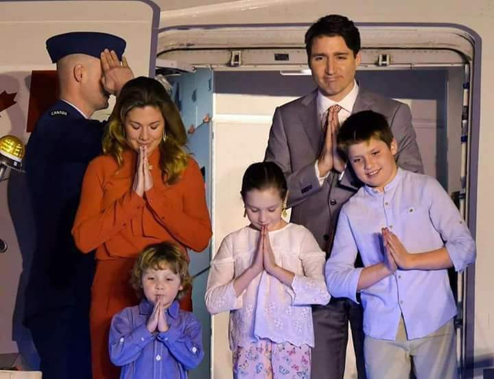 Ex_ajithAKthala's tweet photo. #Tamils4JustinTrudeau
கை குலுக்கவோ கட்டிபிடிக்கவோ இந்தியா வரவில்லை 

இங்குள்ள கலாச்சரத்தை பன்முக தன்மையை பற்றி அறியவே வந்துள்ளேன் --கனடா பிரதமர் https://t.co/c4nw43tk5n