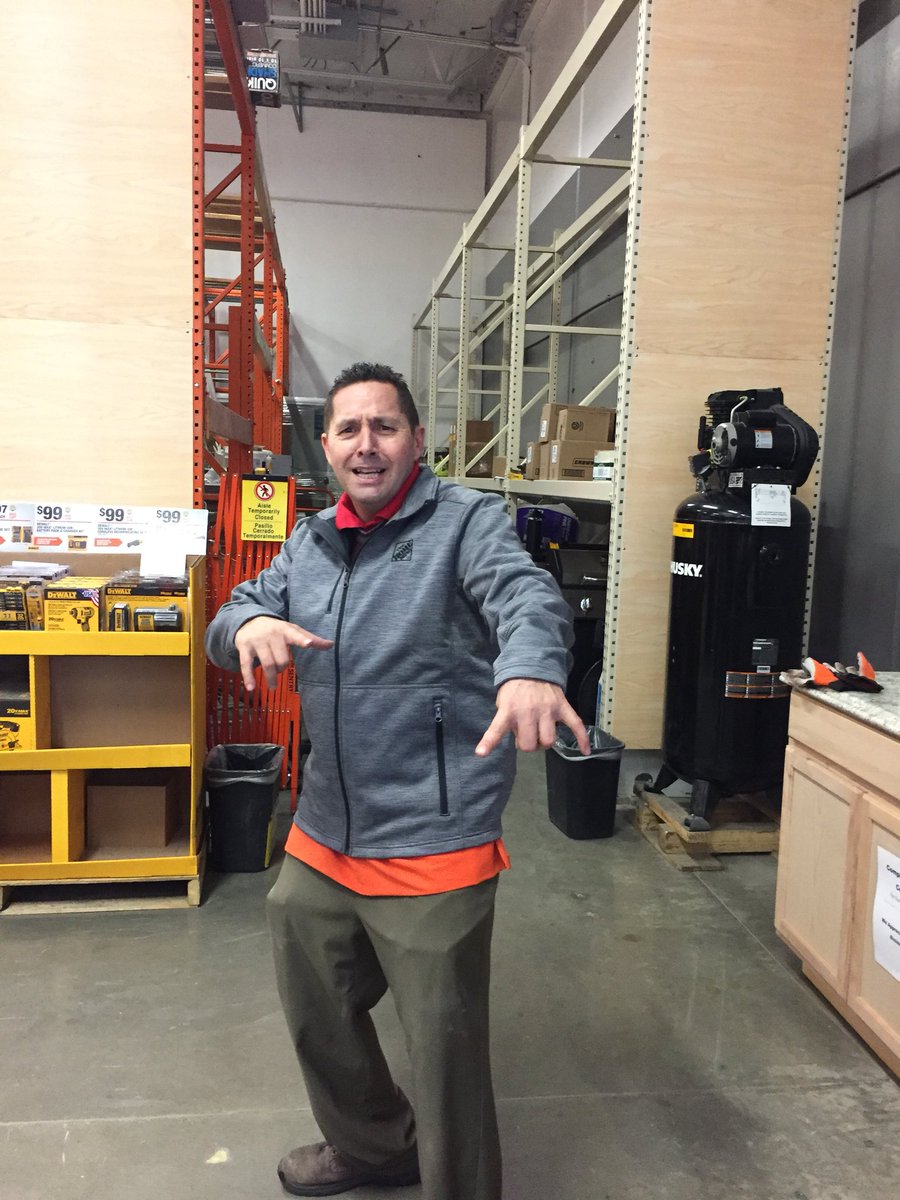 Pro1076's tweet image. Recognizing Audi for her amazing performance in 2017 both with her assigned account growth as her overall sales growth....SM Anthony liked the jacket so much he thought of stealing it for a minute 😂 #1PASAat1076