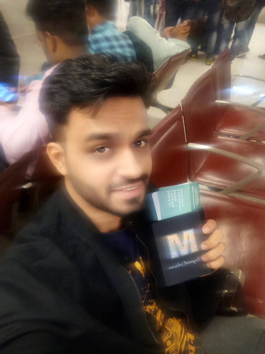 aroramaanu's tweet photo. Dubai calling!! https://t.co/bE64Wyxpa2